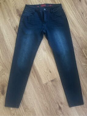 Celebrity Pink Jeans Size 9 Dark Wash Hipster High Rise Skinny Stretch Denim